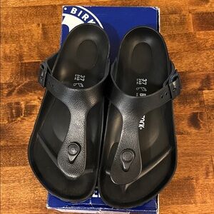 NEW WITHBirkenstock Gizeh Black Sandals